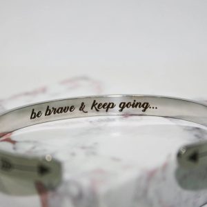 Armband – Be Brave and Keep Going – Stål